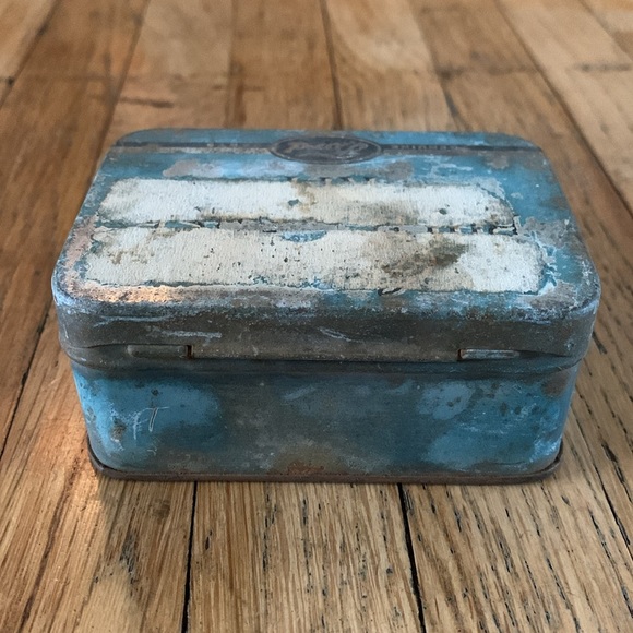 Vintage FORD Emergency Bulb and Fuse Kit 1930s tin - Picture 4 of 7